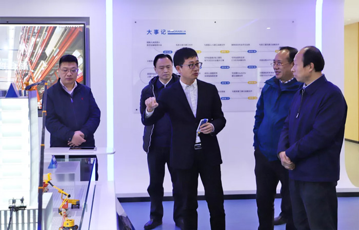 江苏省发改委副主任林康调研九游网页版·官方站入口发展情况-2.jpg